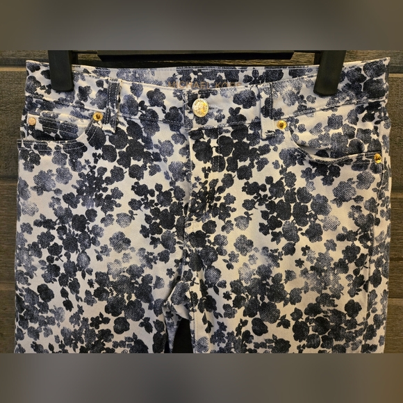 Michael Kors Izzy Floral Print Cropped Skinny Jeans Size 2P Petite Blue White - Picture 2 of 9